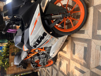 Black/white/orange KTM RC 390