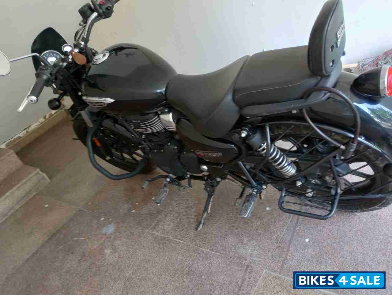 Black Royal Enfield Meteor 350 Stellar