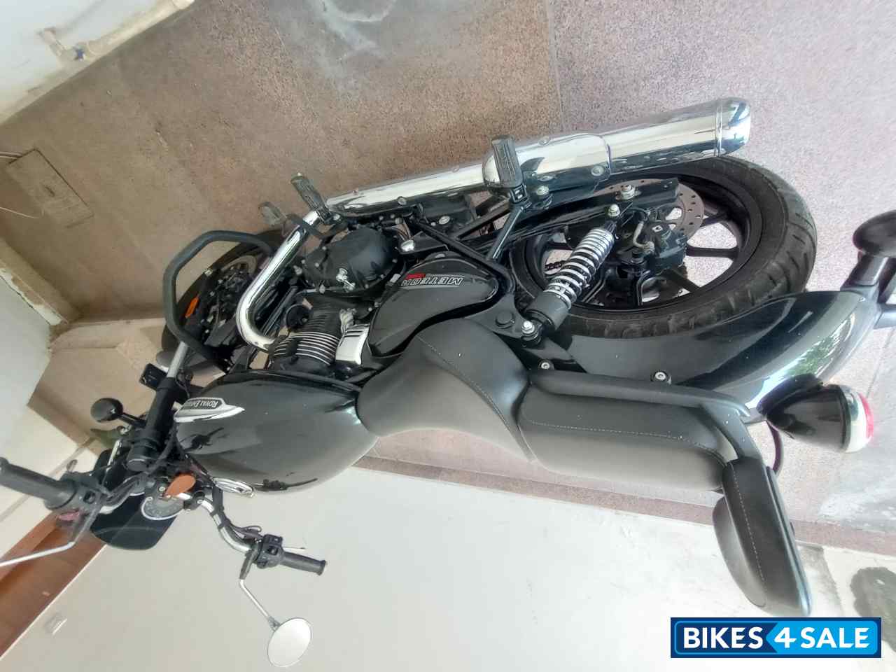 Black Royal Enfield Meteor 350 Stellar