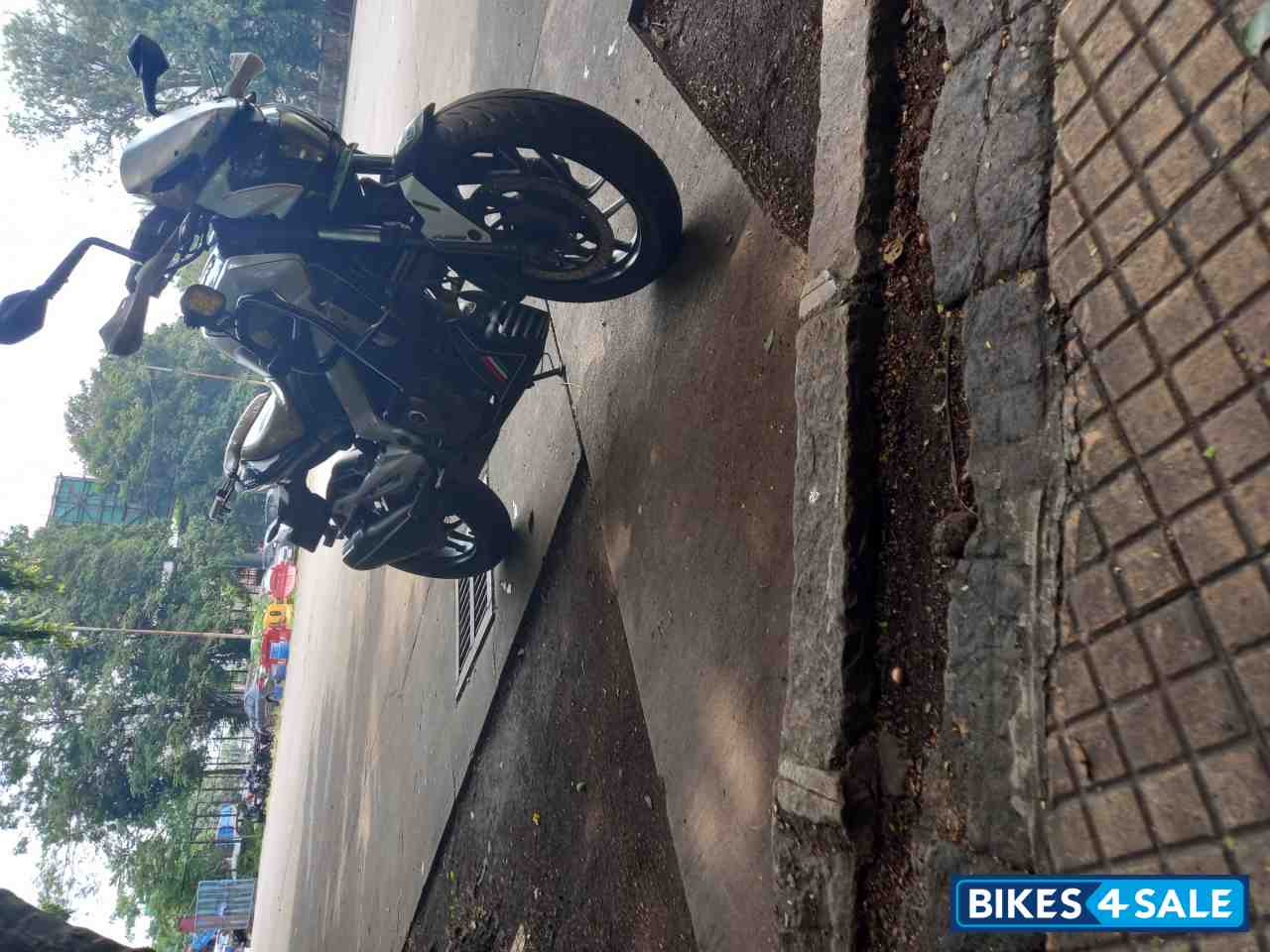 Bajaj Dominar 400 Disc