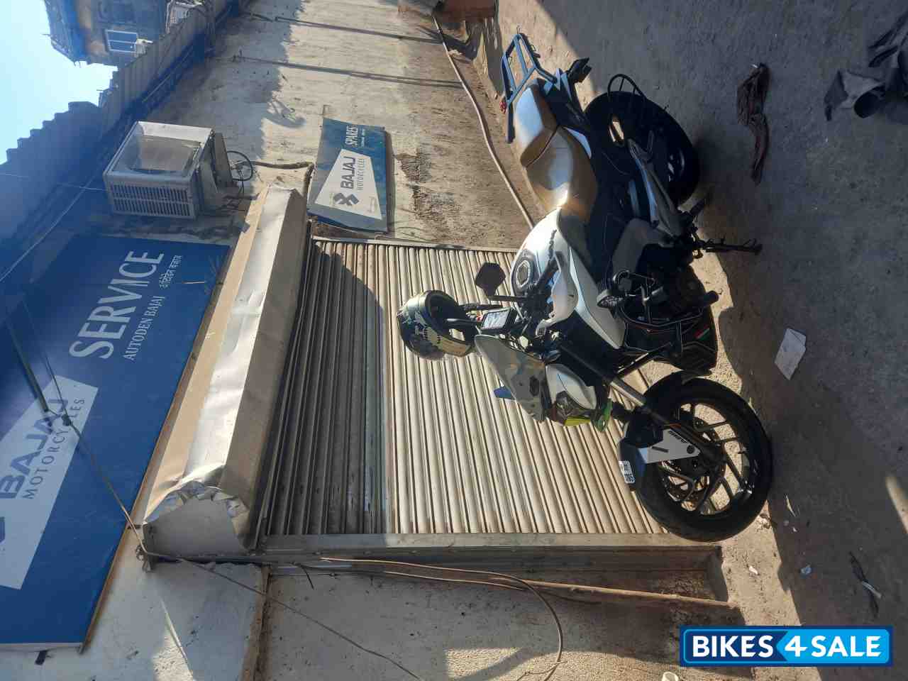 Bajaj Dominar 400 Disc