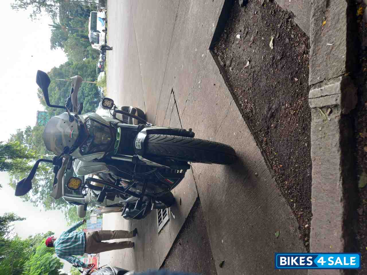 Bajaj Dominar 400 Disc