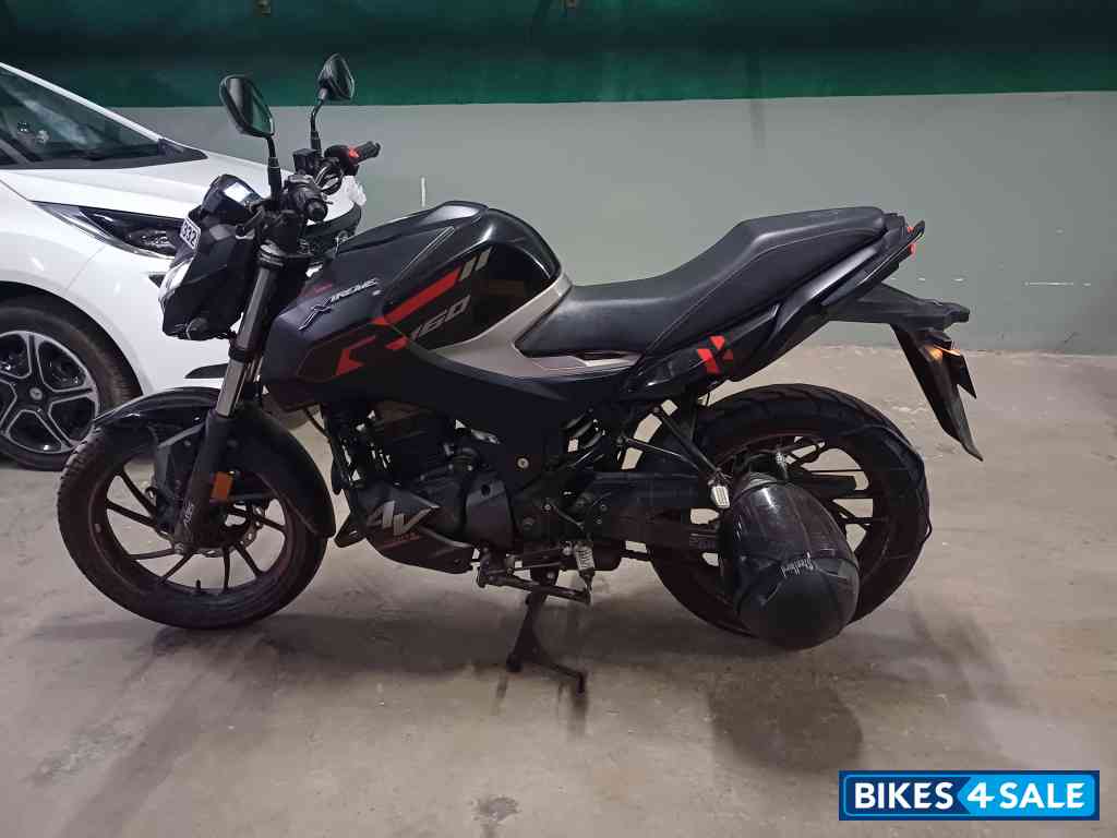 Black Hero Xtreme 160R 4V Connected 2.0