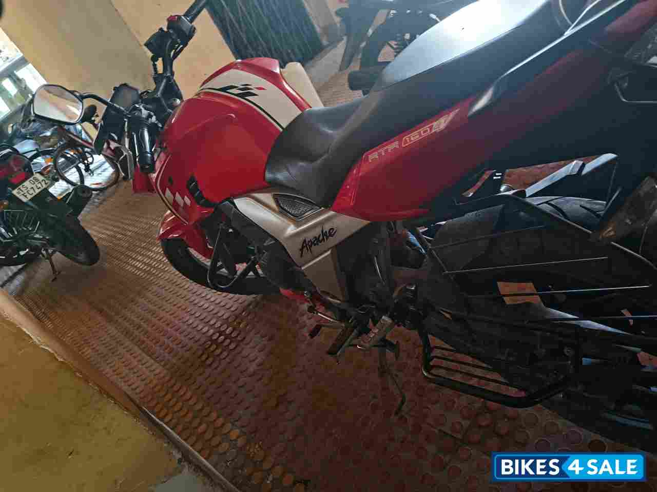 TVS Apache RTR 160 4V BS6
