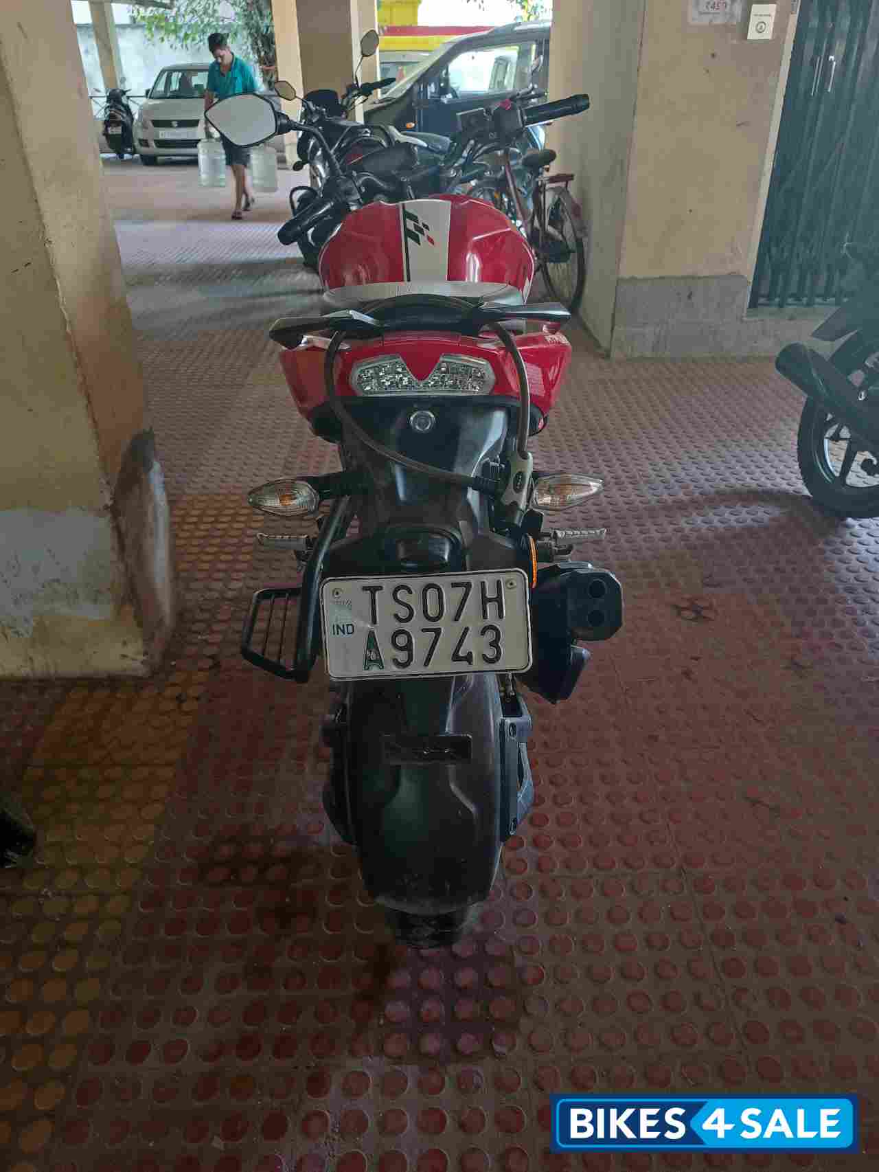TVS Apache RTR 160 4V BS6