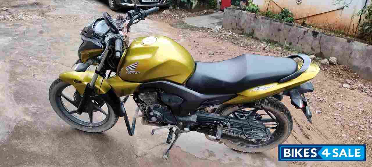 Green Honda CB Trigger