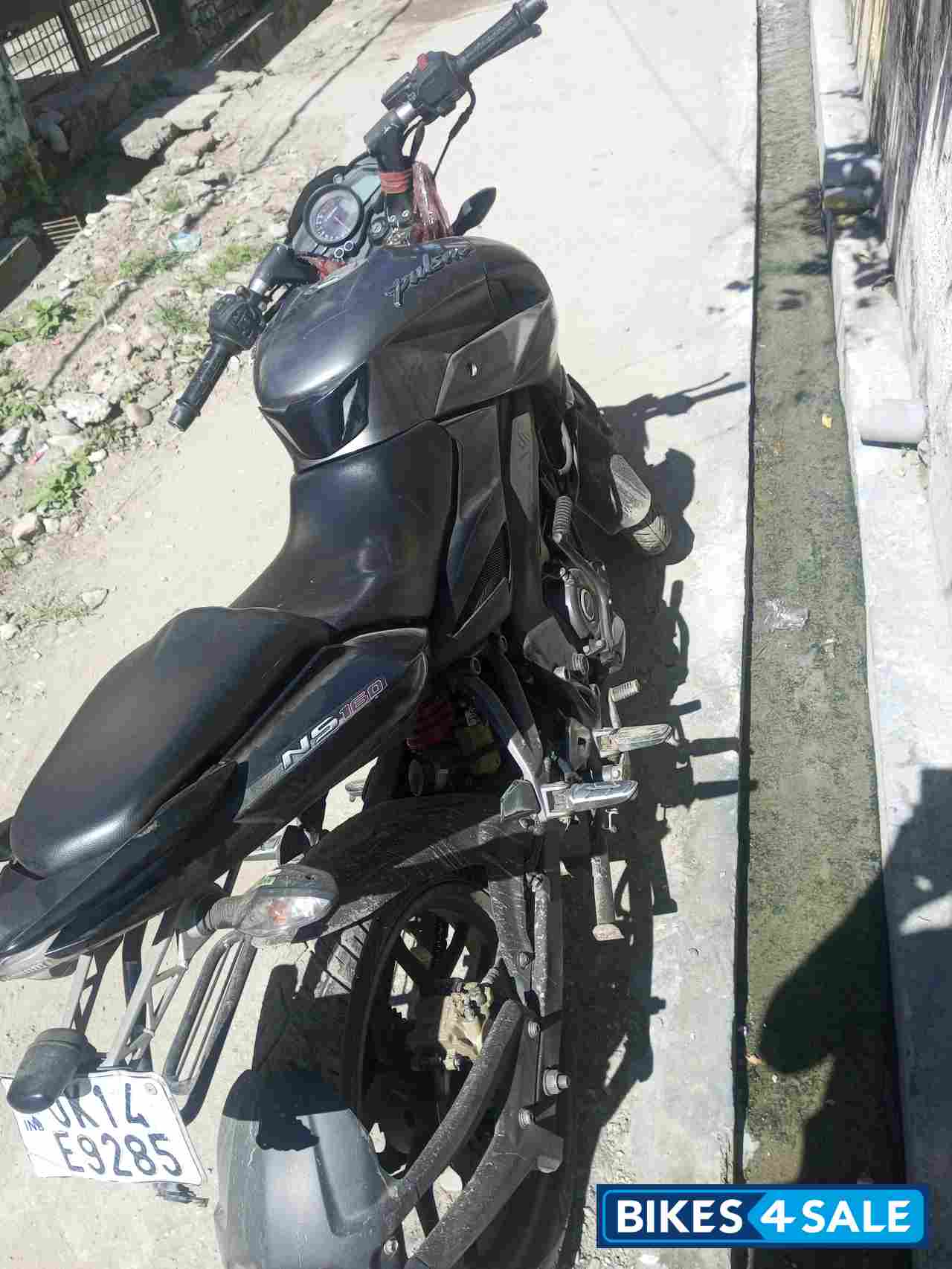 Black Bajaj Pulsar NS 160