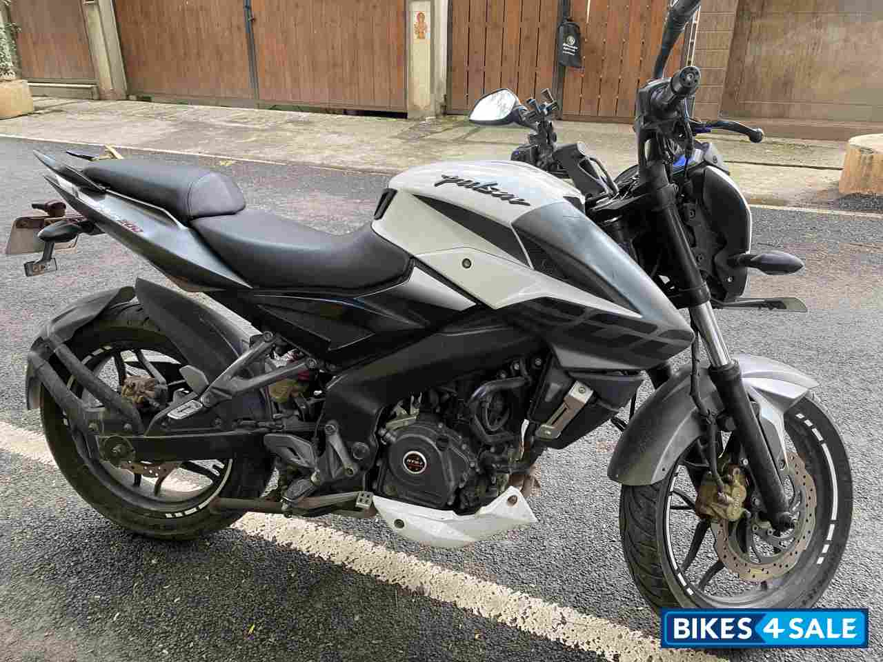 Bajaj Pulsar 200 NS
