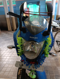Blue Suzuki Gixxer SF Fi