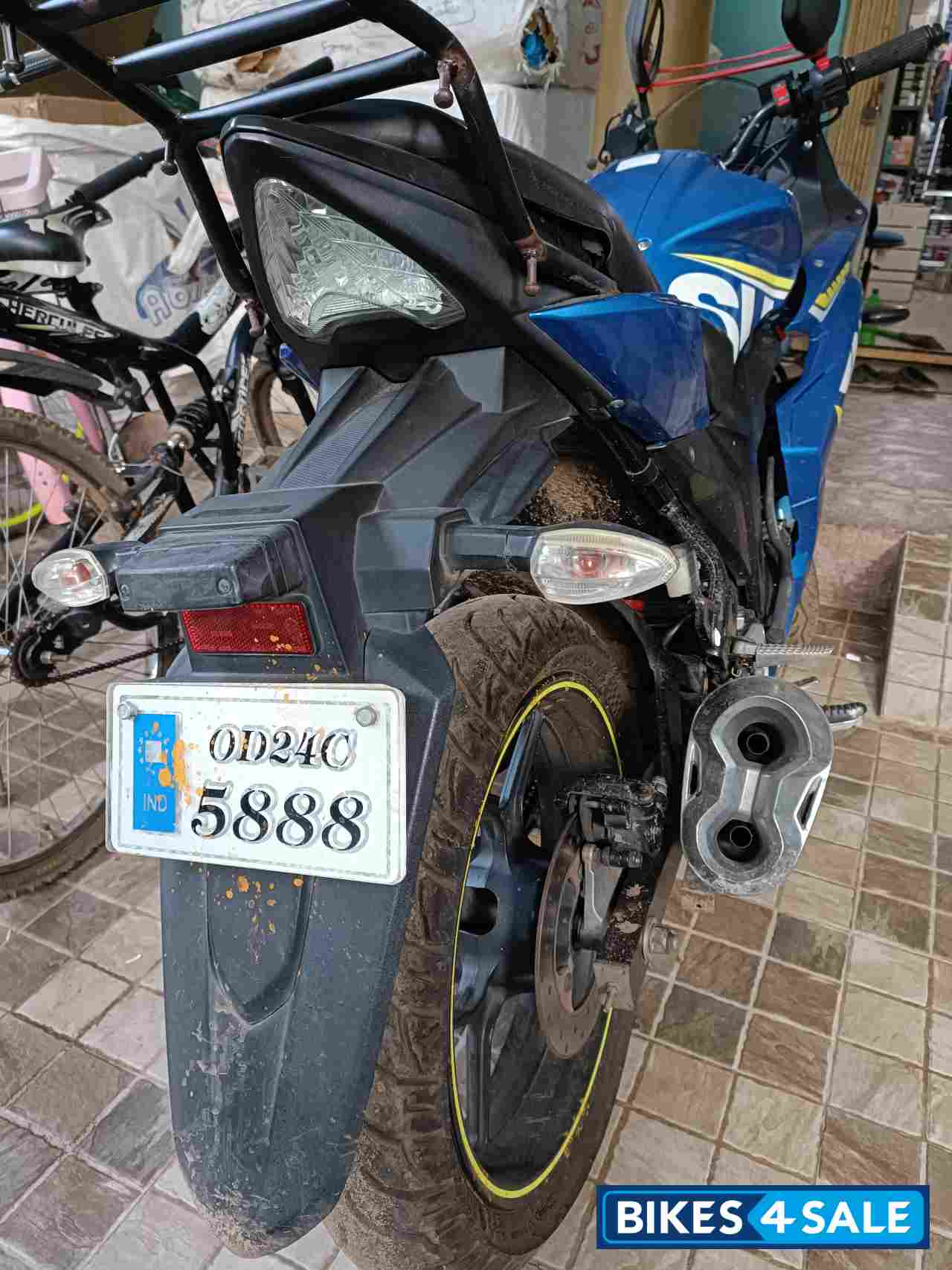 Blue Suzuki Gixxer SF Fi