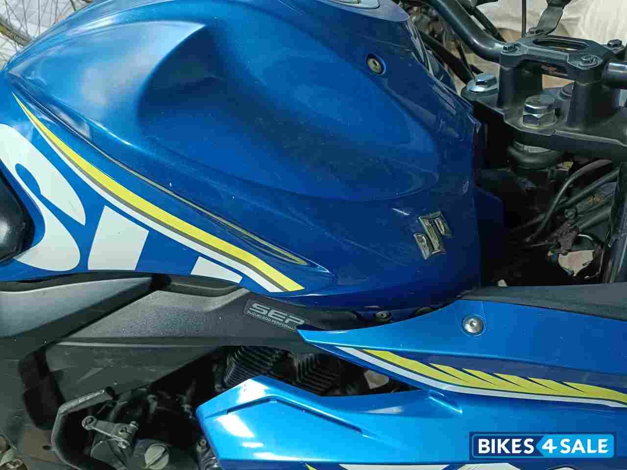Blue Suzuki Gixxer SF Fi