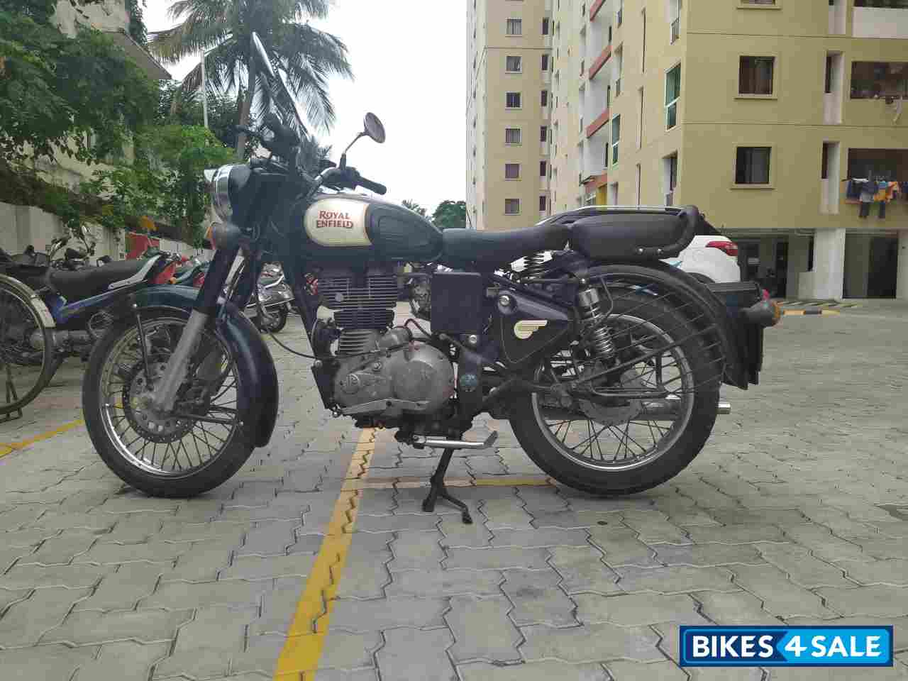 Black Royal Enfield Classic 350