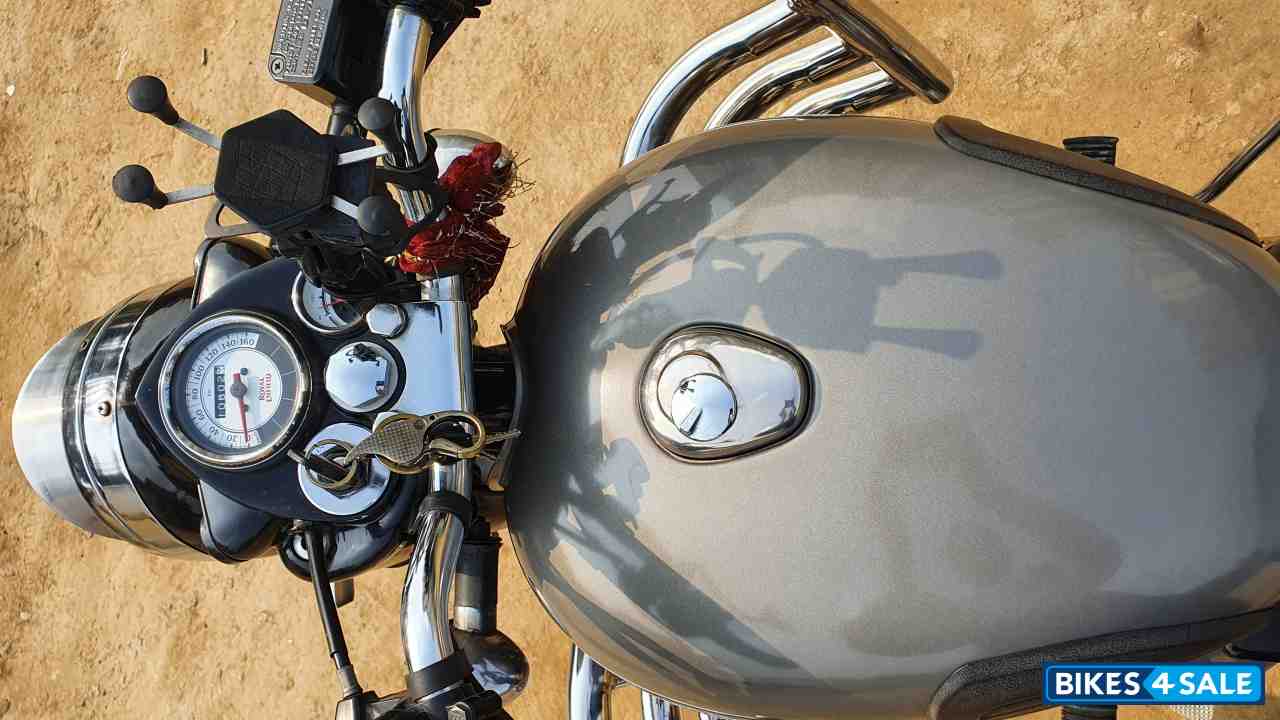 Gunmetal Grey Royal Enfield Classic Gunmetal Grey