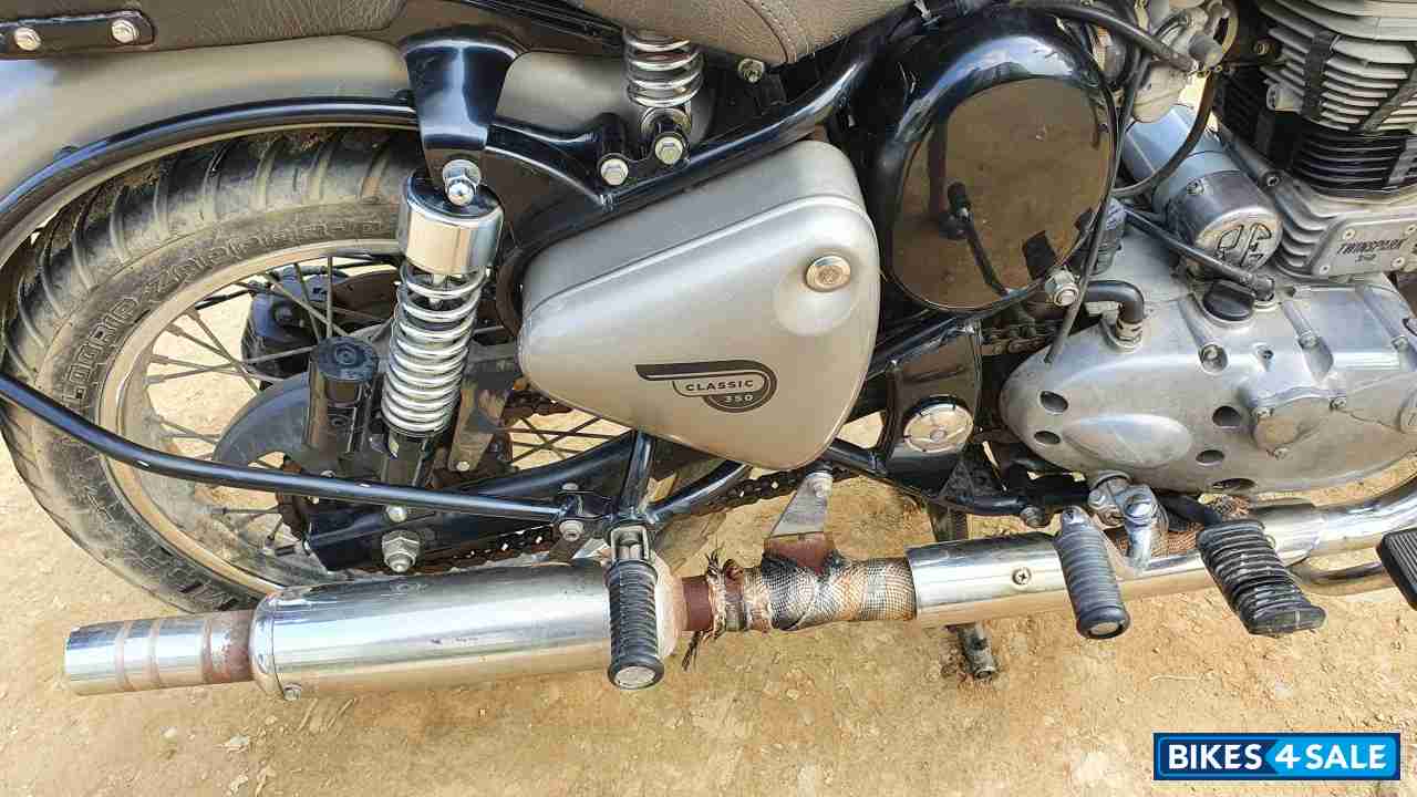 Gunmetal Grey Royal Enfield Classic Gunmetal Grey Gunmetal Grey Royal Enfield Classic Gunmetal Grey