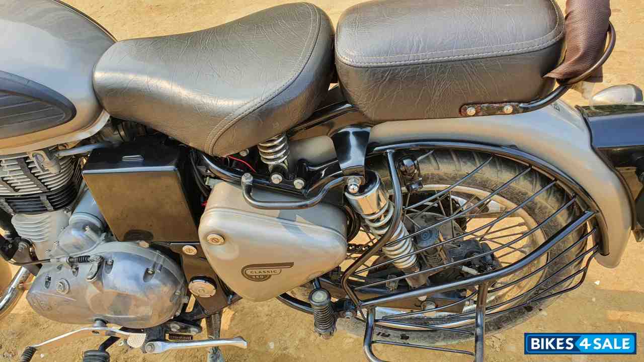 Gunmetal Grey Royal Enfield Classic Gunmetal Grey Gunmetal Grey Royal Enfield Classic Gunmetal Grey