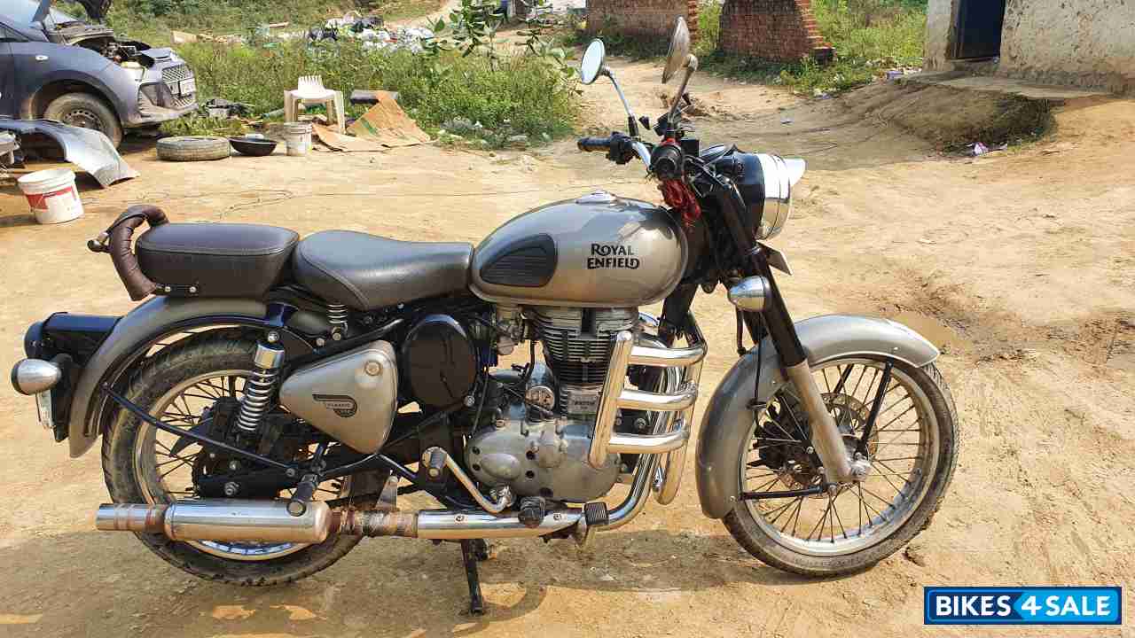 Gunmetal Grey Royal Enfield Classic Gunmetal Grey Gunmetal Grey Royal Enfield Classic Gunmetal Grey