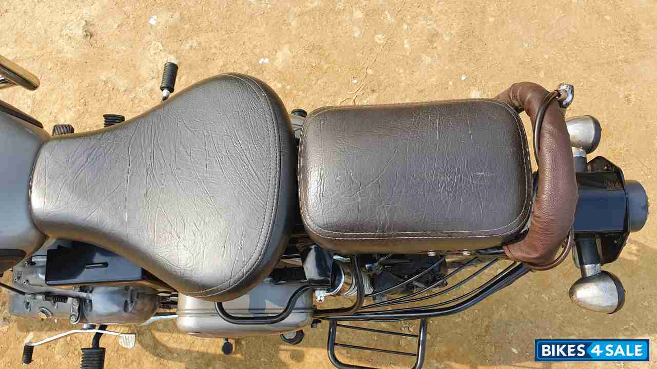 Gunmetal Grey Royal Enfield Classic Gunmetal Grey Gunmetal Grey Royal Enfield Classic Gunmetal Grey