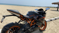 Black KTM RC 200