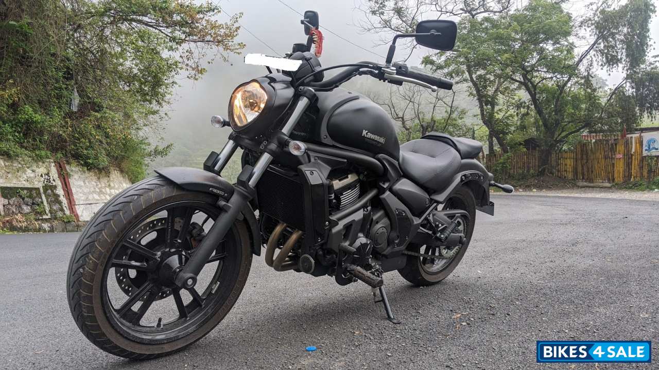 Black Kawasaki Vulcan S 650