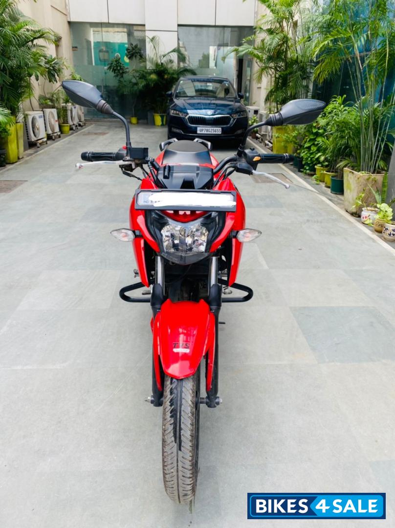 Red TVS Apache RTR 160 4V