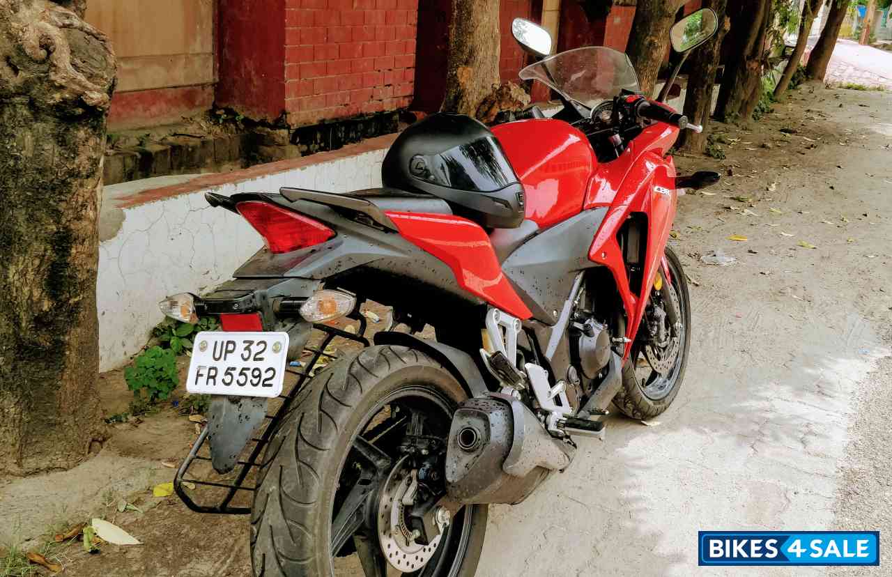 Red Honda CBR 250R ABS