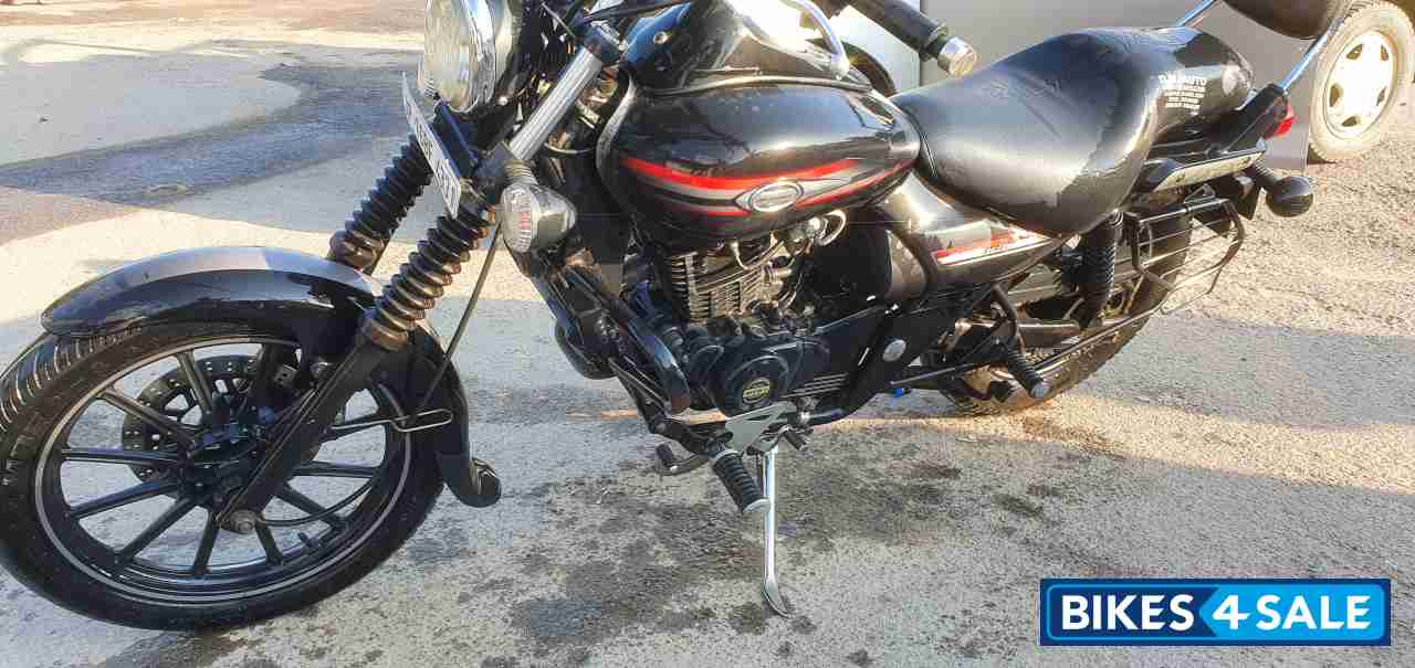 Bajaj Avenger Street 220