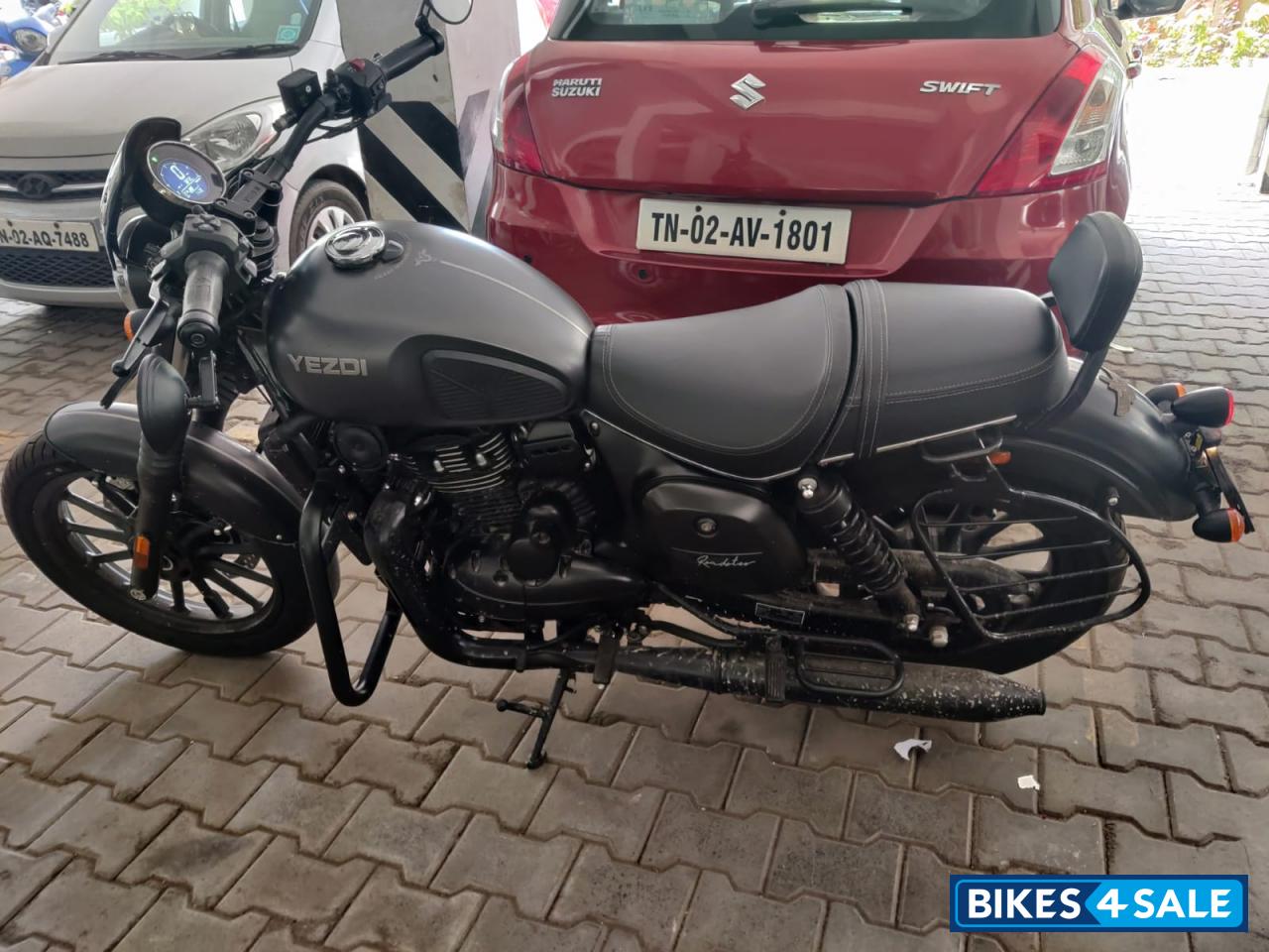 Grey Yezdi Roadster Roadster smoke grey