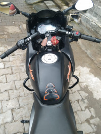 Bajaj Pulsar 180F Neon