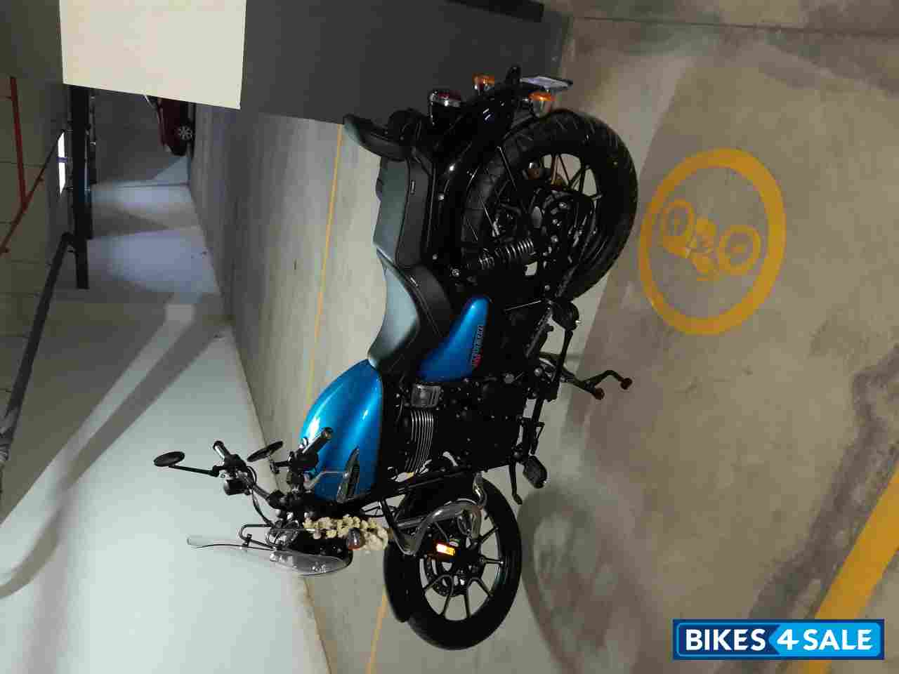 Royal Enfield Meteor 350 Supernova