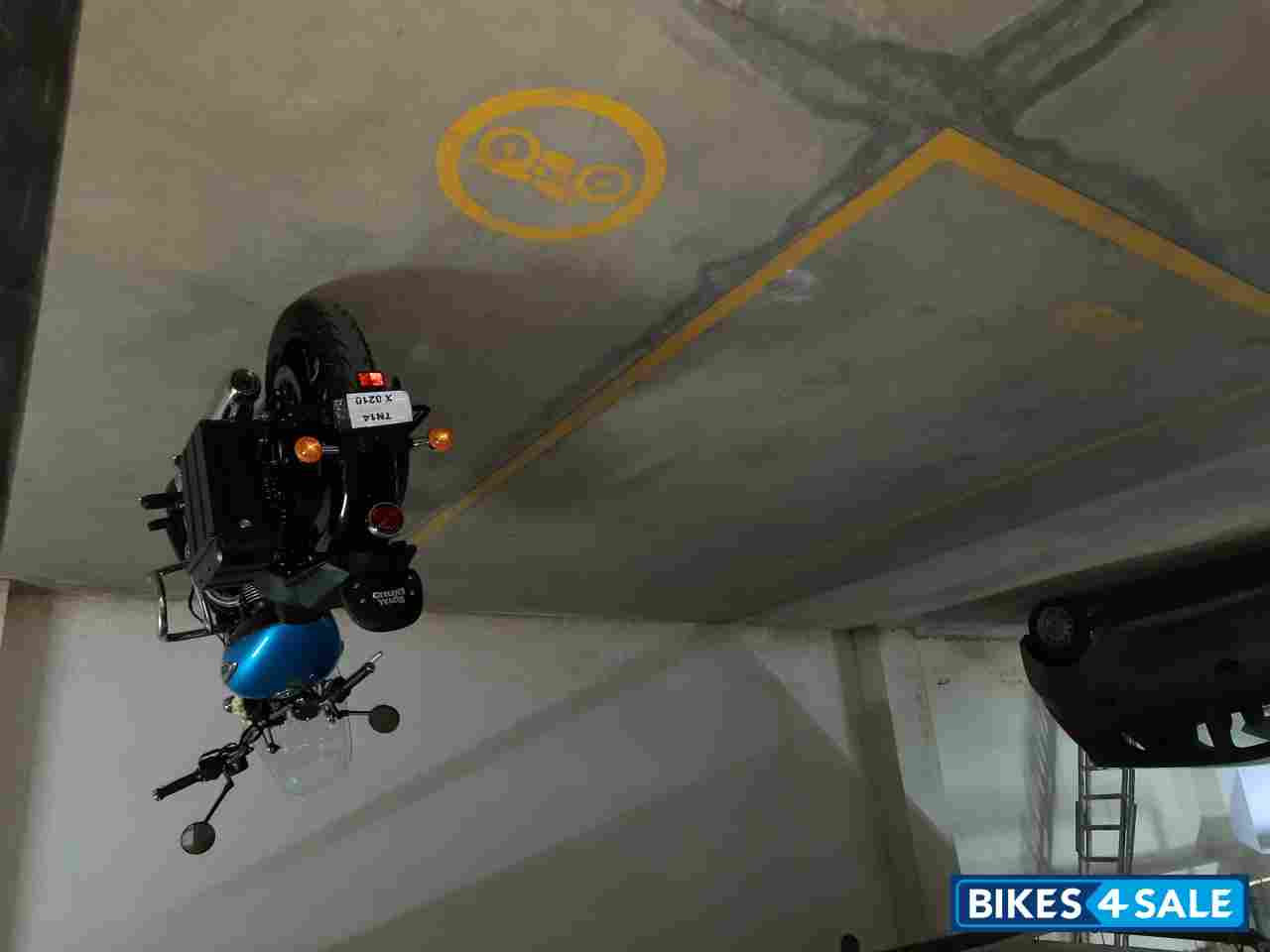 Royal Enfield Meteor 350 Supernova