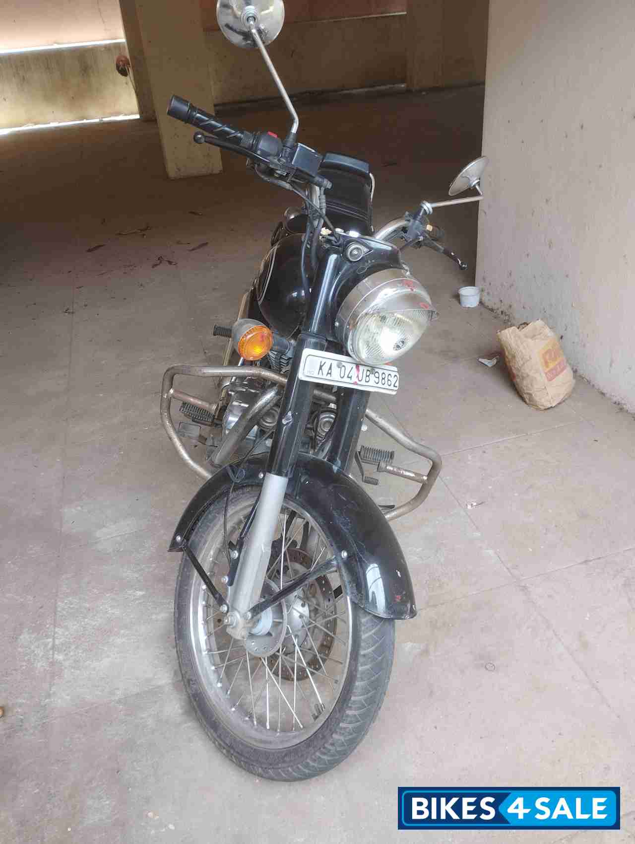 Black Royal Enfield Bullet Standard 500