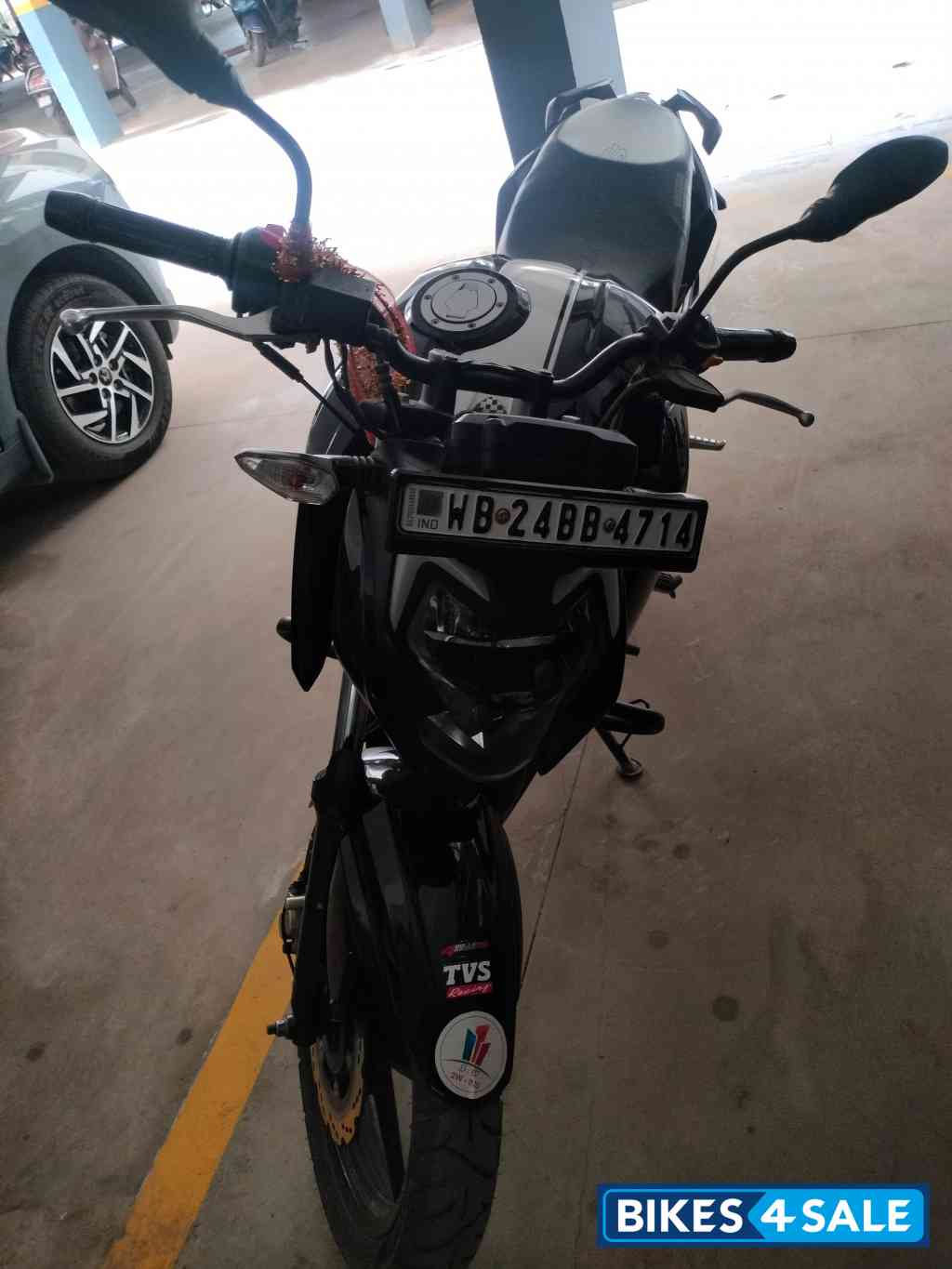 Black White TVS Apache RTR 160 4V BS6