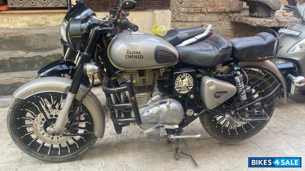 Royal Enfield Classic Gunmetal Grey Royal Enfield Classic Gunmetal Grey