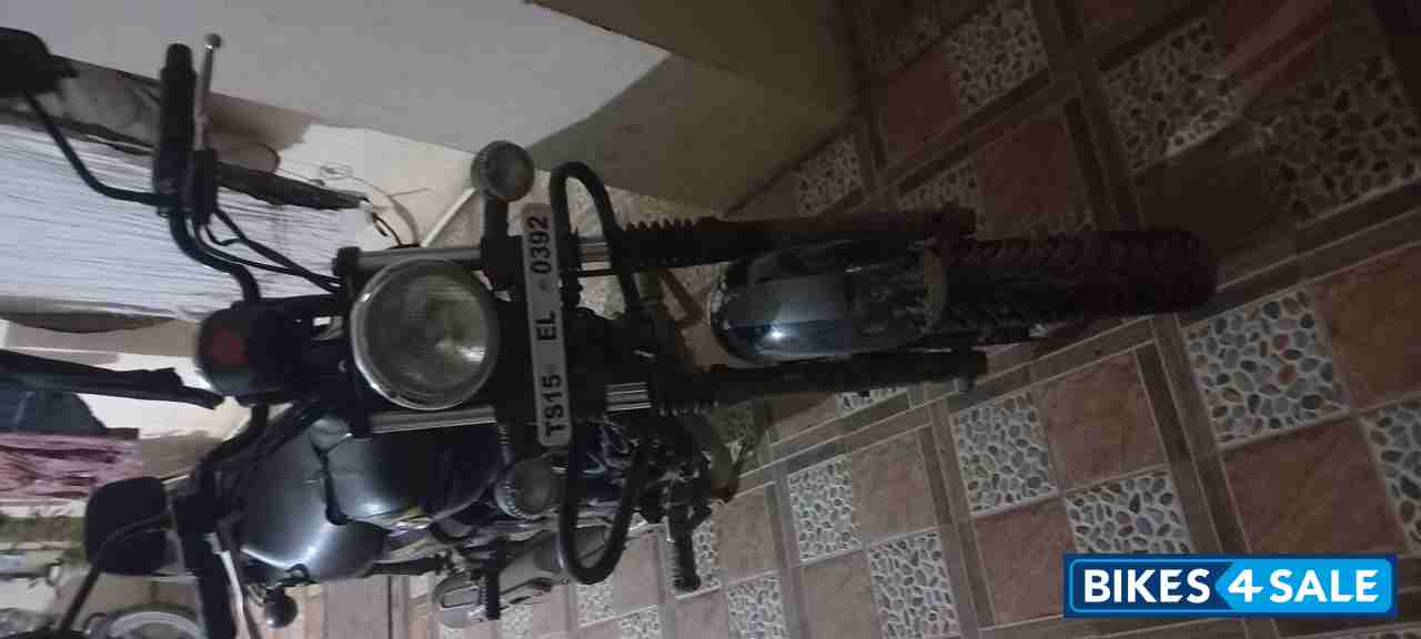 Blue Bajaj Avenger Street 150