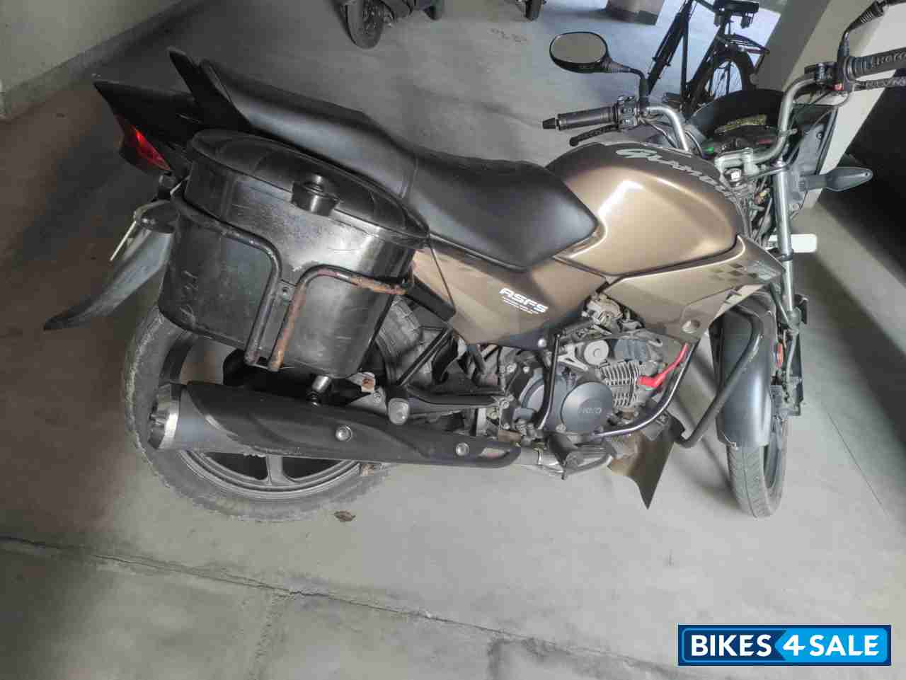 Chocolate Hero Glamour FI Cast DSS