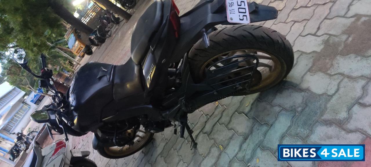 Bajaj Dominar 400 ABS BS6