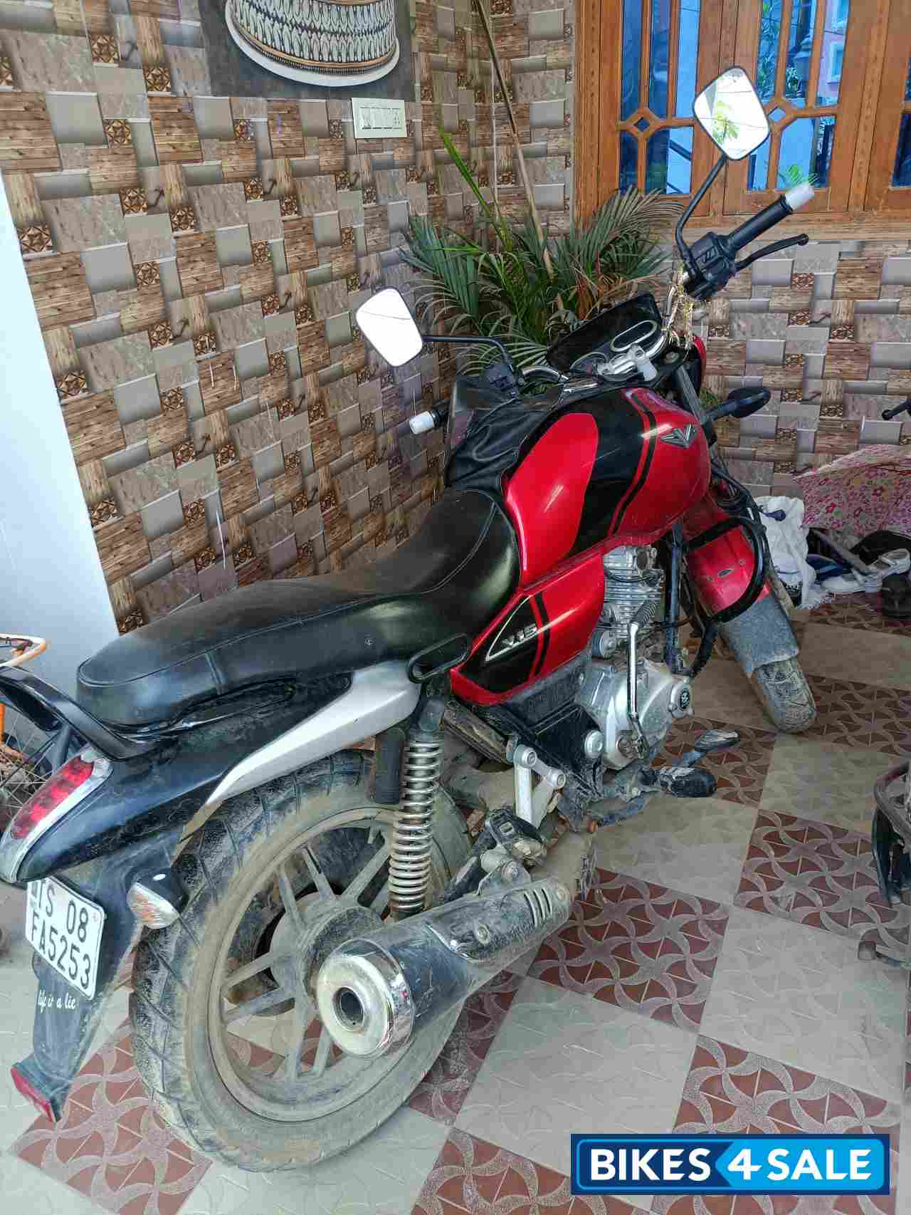 Red Bajaj V15 Red Bajaj V15
