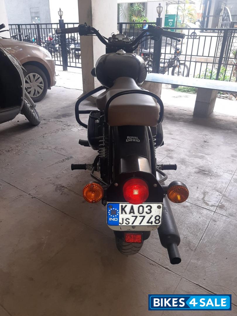 Royal Enfield Classic Stealth Black