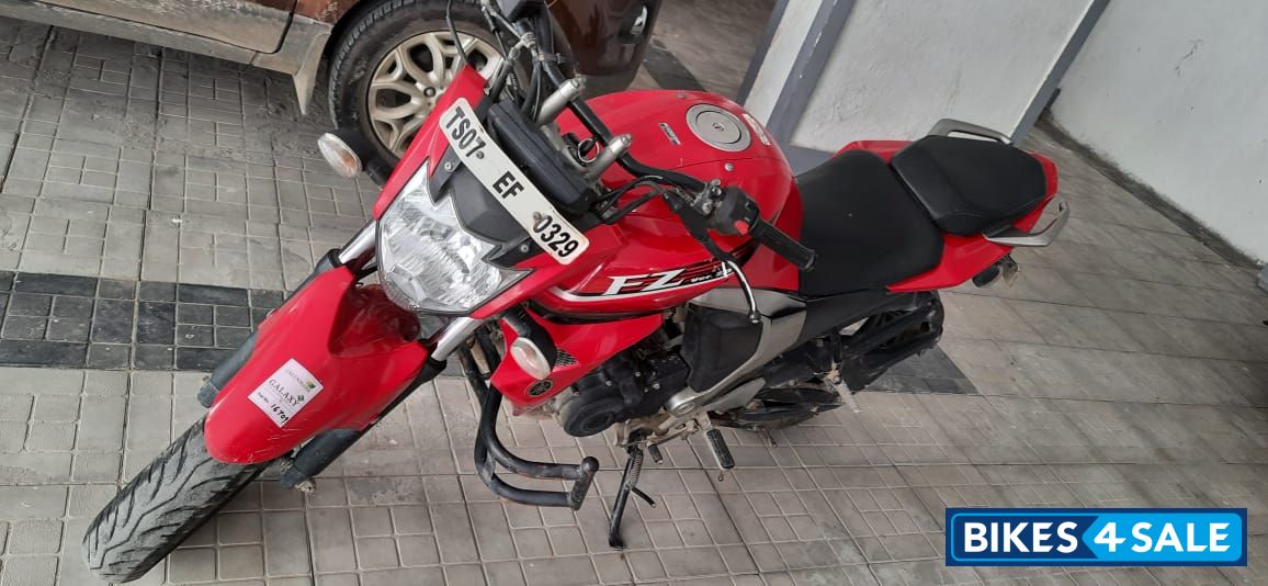 Red Yamaha FZ16
