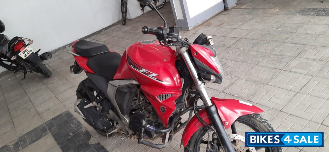 Red Yamaha FZ16
