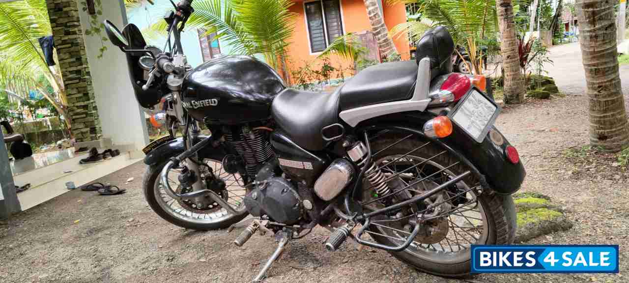 Black Royal Enfield Thunderbird TwinSpark 350