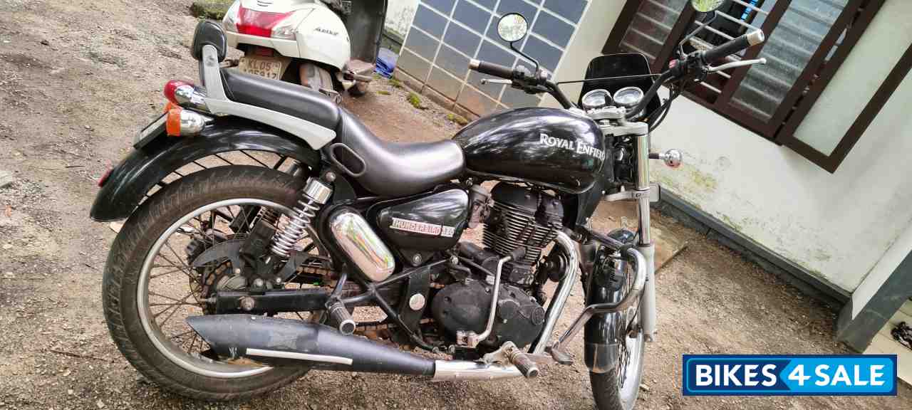 Black Royal Enfield Thunderbird TwinSpark 350