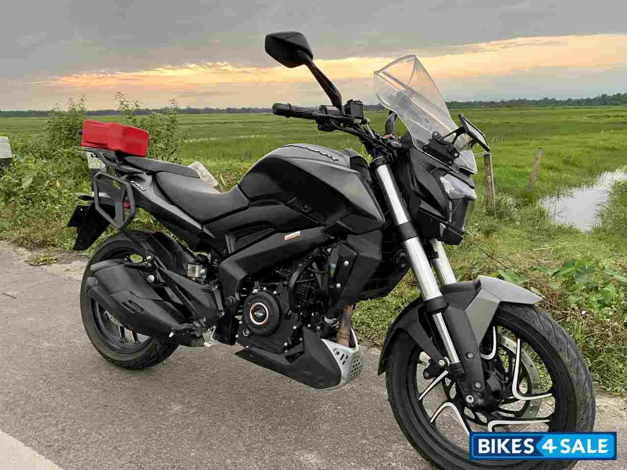 Black Bajaj 2021 Dominar 400
