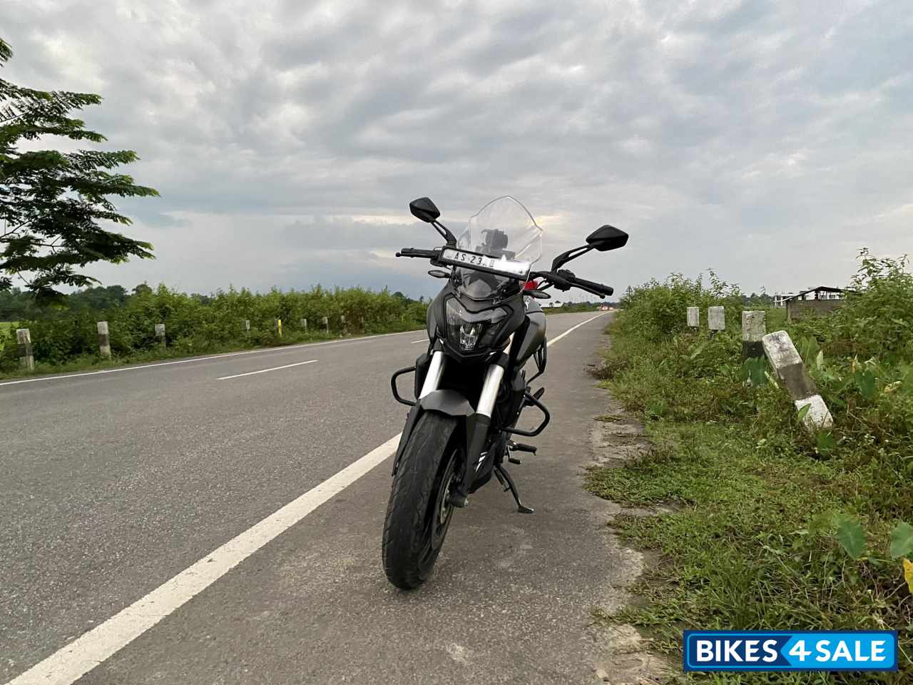 Black Bajaj 2021 Dominar 400