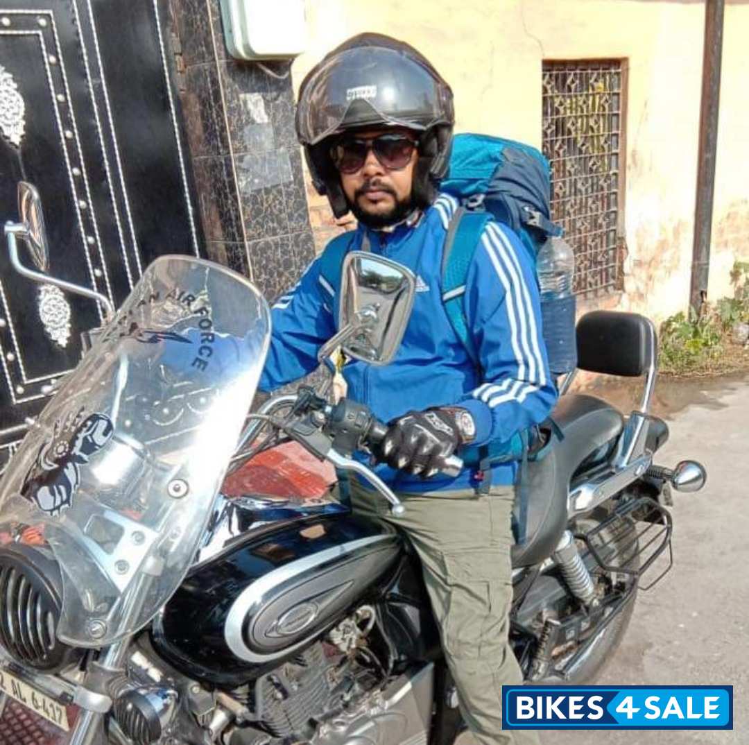 Bajaj Avenger 200 DTS-i