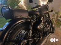 Royal Enfield Classic Stealth Black