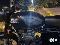 Royal Enfield Classic Stealth Black