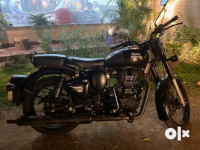 Royal Enfield Classic Stealth Black