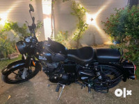 Royal Enfield Classic Stealth Black