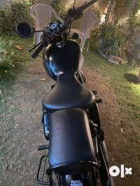 Royal Enfield Classic Stealth Black